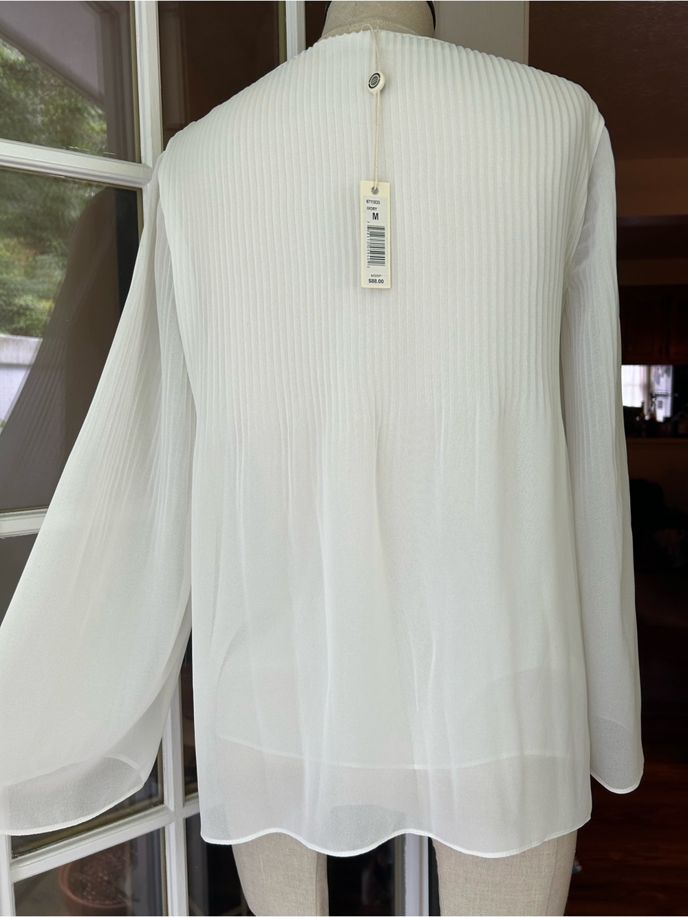 Max Studio Ivory Pleated Chiffon Tunic Blouse new with tags medium. - Picture 9 of 12